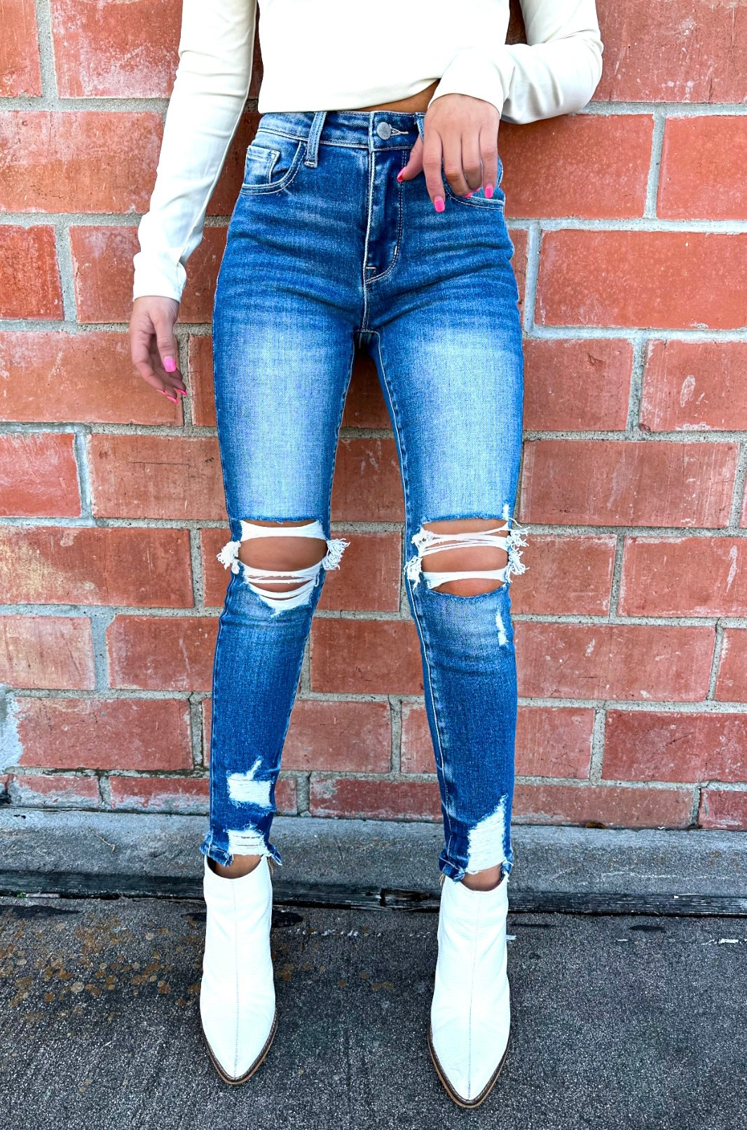 LIGHT WASH Elm Street Skinny Jeans